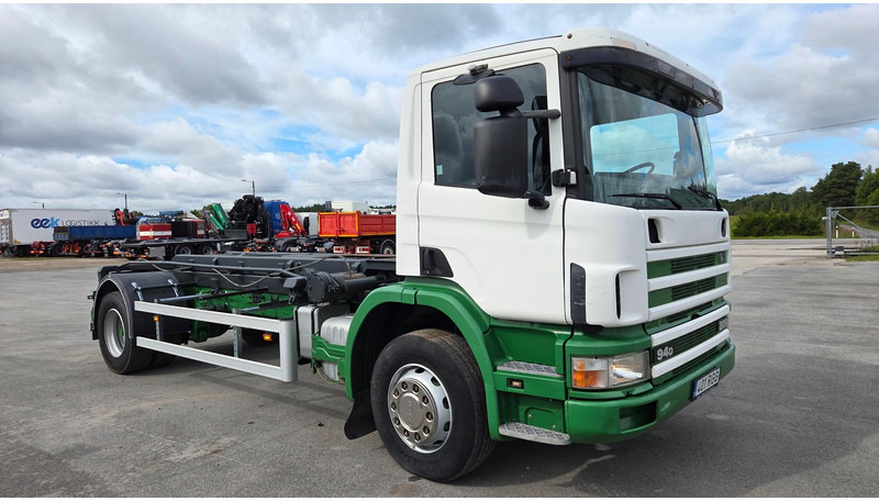 Scania P94 4X2 220 - Truk pembawa sistem kabel: gambar 2 Scania P94 4X2 220 - Truk pembawa sistem kabel: gambar 2