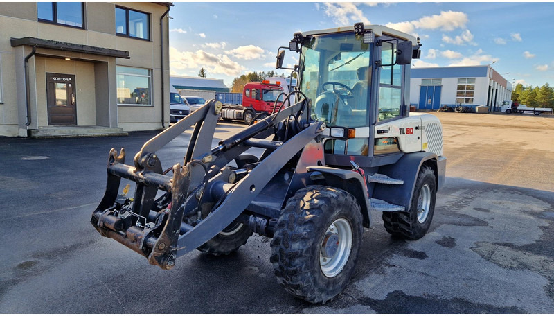 Terex TL80 4X4 + tools - Wheel loader: gambar 1 Terex TL80 4X4 + tools - Wheel loader: gambar 1