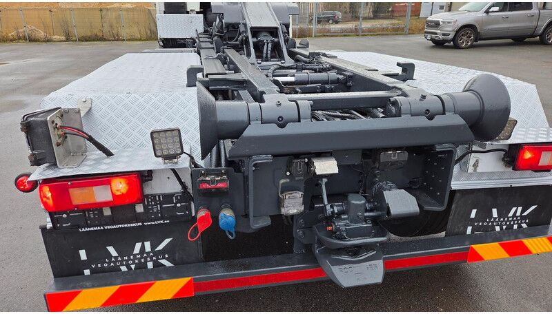 Volvo FH500 6X2 - Hook lift: gambar 5 Volvo FH500 6X2 - Hook lift: gambar 5
