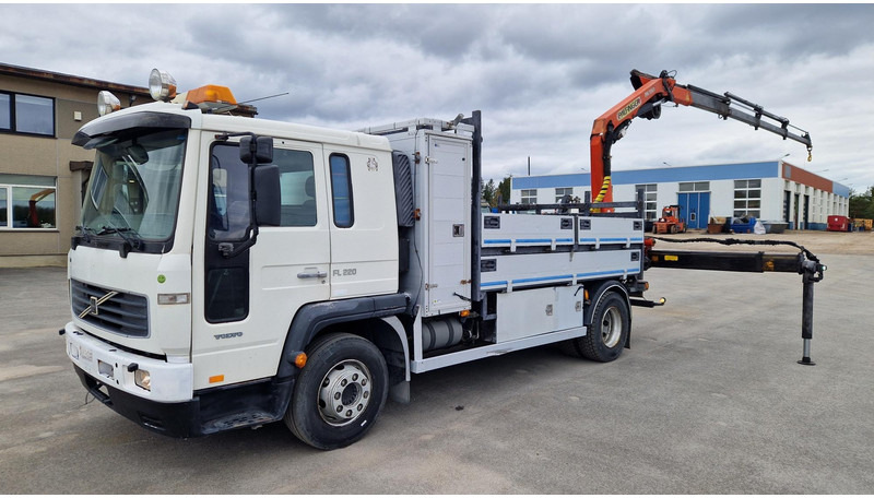 Volvo FL220 4X2 Palfinger PK7501 - Truk flatbed, Truk derek: gambar 1 Volvo FL220 4X2 Palfinger PK7501 - Truk flatbed, Truk derek: gambar 1