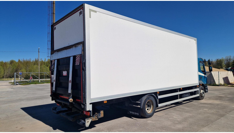 Volvo FL260 4X2 - Truk box: gambar 3 Volvo FL260 4X2 - Truk box: gambar 3