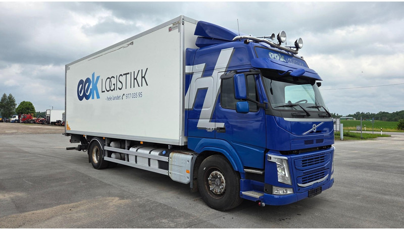Volvo FM330 4X2 - Truk box: gambar 2 Volvo FM330 4X2 - Truk box: gambar 2