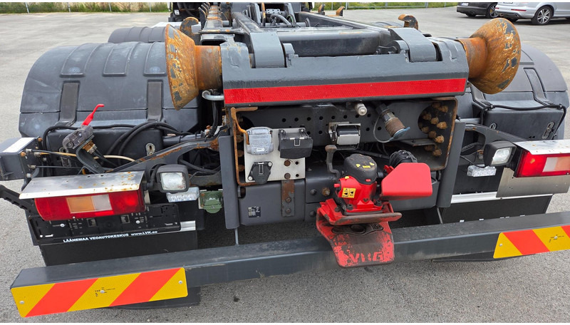 Volvo FM460 6X2*4 - Hook lift: gambar 5 Volvo FM460 6X2*4 - Hook lift: gambar 5