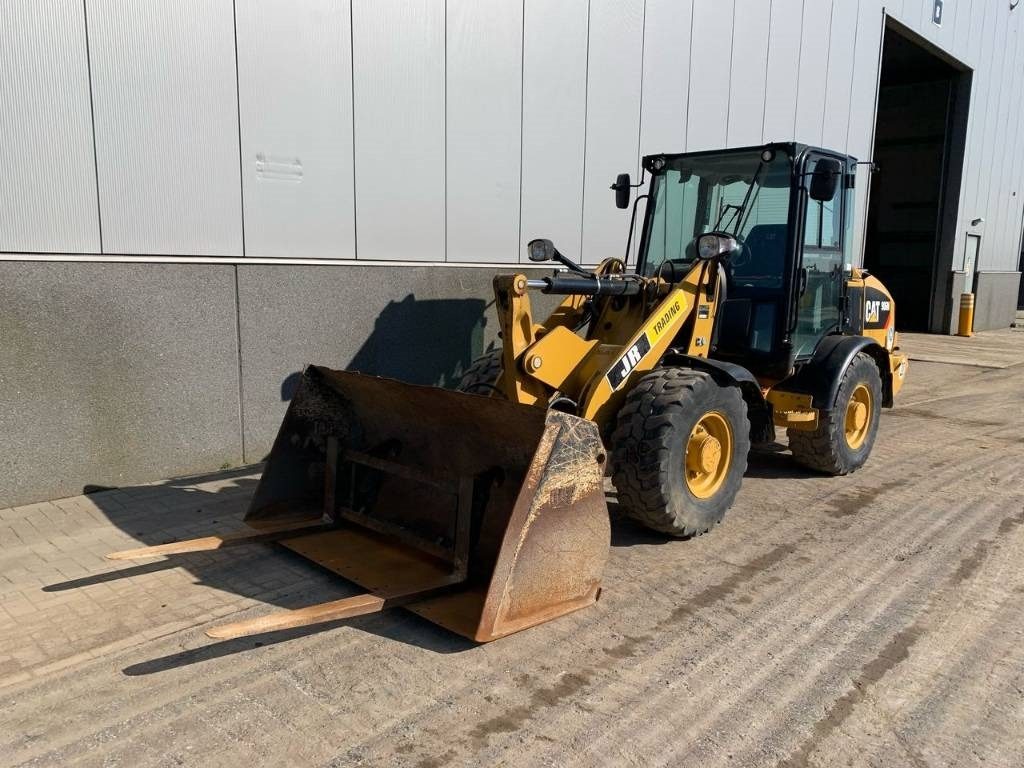 CAT 906 - Wheel loader: gambar 2 CAT 906 - Wheel loader: gambar 2