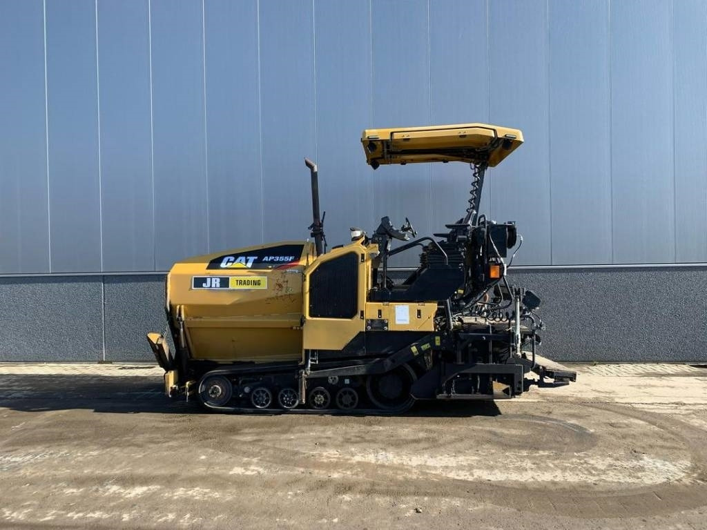 CAT AP355F - Paver aspal: gambar 1 CAT AP355F - Paver aspal: gambar 1