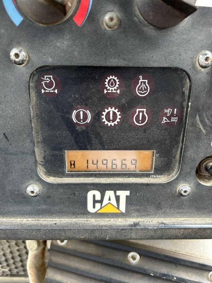 CAT D 7 R (Leica GPS / Under Preparation) - Bulldozer: gambar 3 CAT D 7 R (Leica GPS / Under Preparation) - Bulldozer: gambar 3