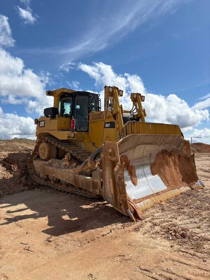 CAT D 9 T (CE Certified / New Undercarriage) - Bulldozer: gambar 1 CAT D 9 T (CE Certified / New Undercarriage) - Bulldozer: gambar 1