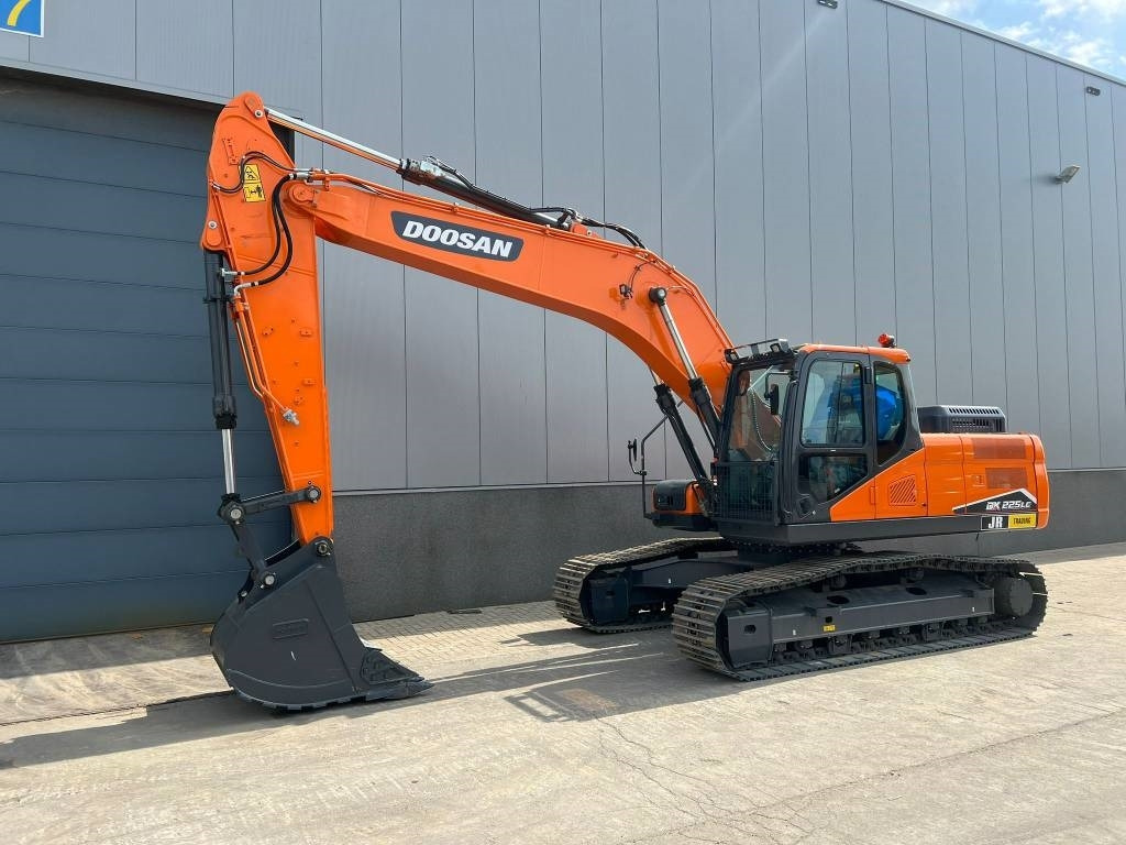 Doosan DX 225 LC-7M - Ekskavator perayap: gambar 2 Doosan DX 225 LC-7M - Ekskavator perayap: gambar 2