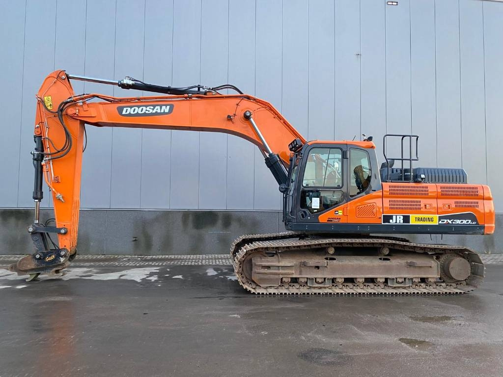 Doosan DX 300 LC-7 - Ekskavator perayap: gambar 1 Doosan DX 300 LC-7 - Ekskavator perayap: gambar 1