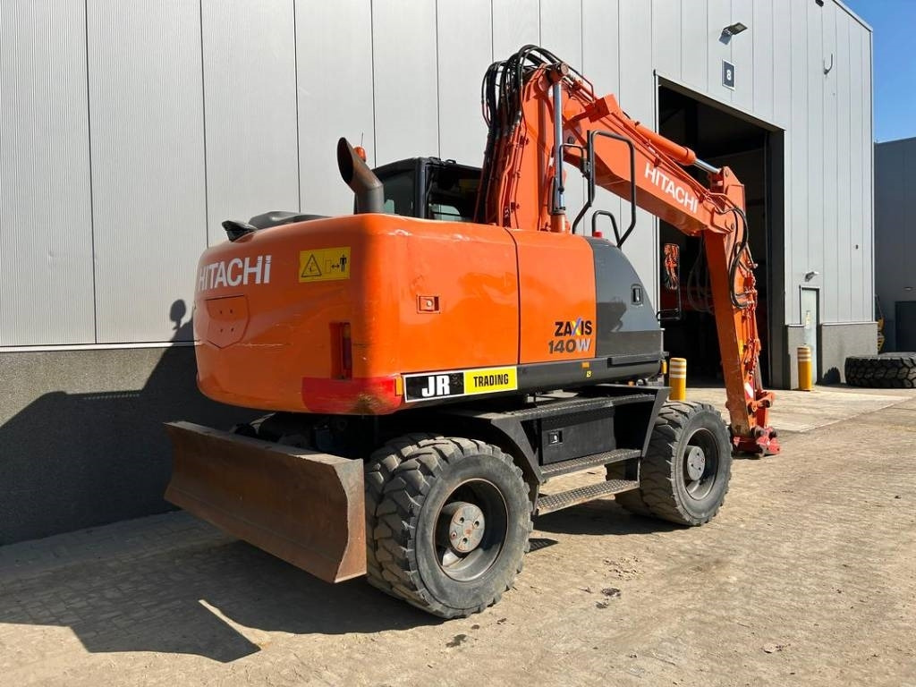 Hitachi ZX 140 W-5B - Ekskavator roda: gambar 5 Hitachi ZX 140 W-5B - Ekskavator roda: gambar 5