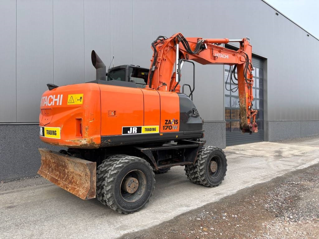 Hitachi ZX 170 W-5 B (low hours/new tires) - Ekskavator roda: gambar 5 Hitachi ZX 170 W-5 B (low hours/new tires) - Ekskavator roda: gambar 5