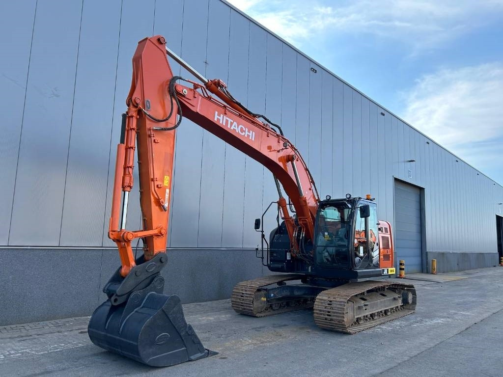 Hitachi ZX 225 US LC-6 - Ekskavator perayap: gambar 2 Hitachi ZX 225 US LC-6 - Ekskavator perayap: gambar 2