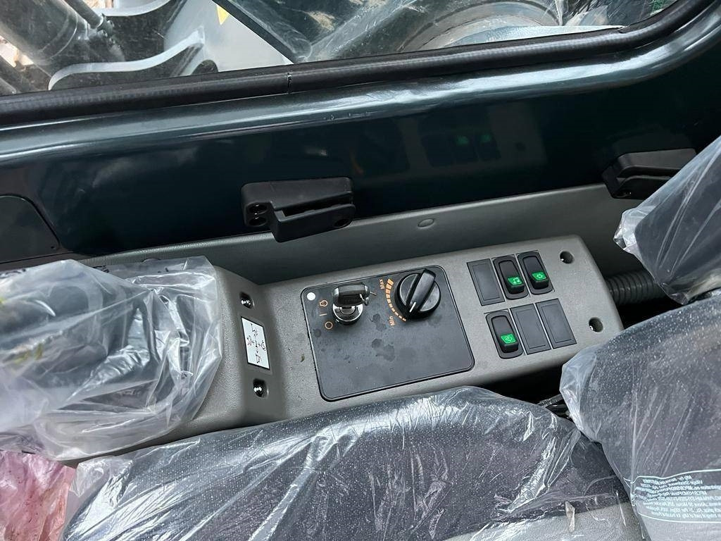 Ekskavator perayap baru Hyundai R 210: gambar 13 Ekskavator perayap baru Hyundai R 210: gambar 13