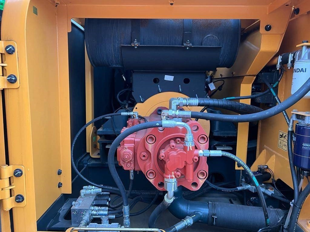 Ekskavator perayap baru Hyundai R 210 (New / Non CE Certified): gambar 24