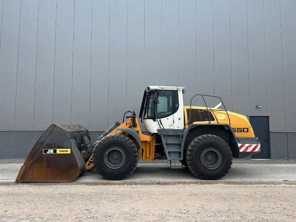 Liebherr L 550 (Comes with High-tip - Mit Hochkipper) - Wheel loader: gambar 1 Liebherr L 550 (Comes with High-tip - Mit Hochkipper) - Wheel loader: gambar 1