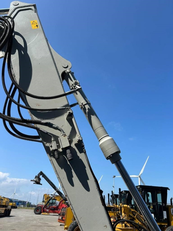Ekskavator perayap Takeuchi TB 2150 R: gambar 27
