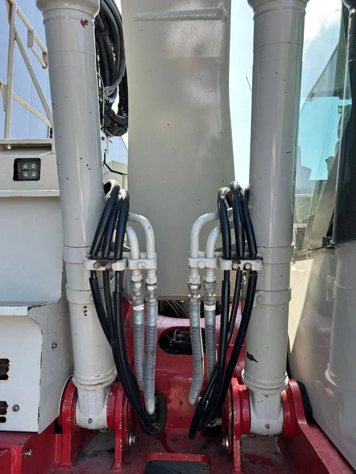 Ekskavator perayap Takeuchi TB 2150 R: gambar 28