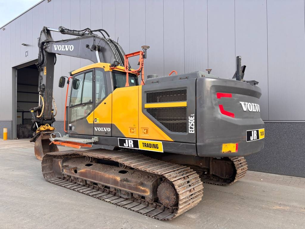 Volvo EC 250 EL (Leica gps + Engcon Roto) - Ekskavator perayap: gambar 3 Volvo EC 250 EL (Leica gps + Engcon Roto) - Ekskavator perayap: gambar 3