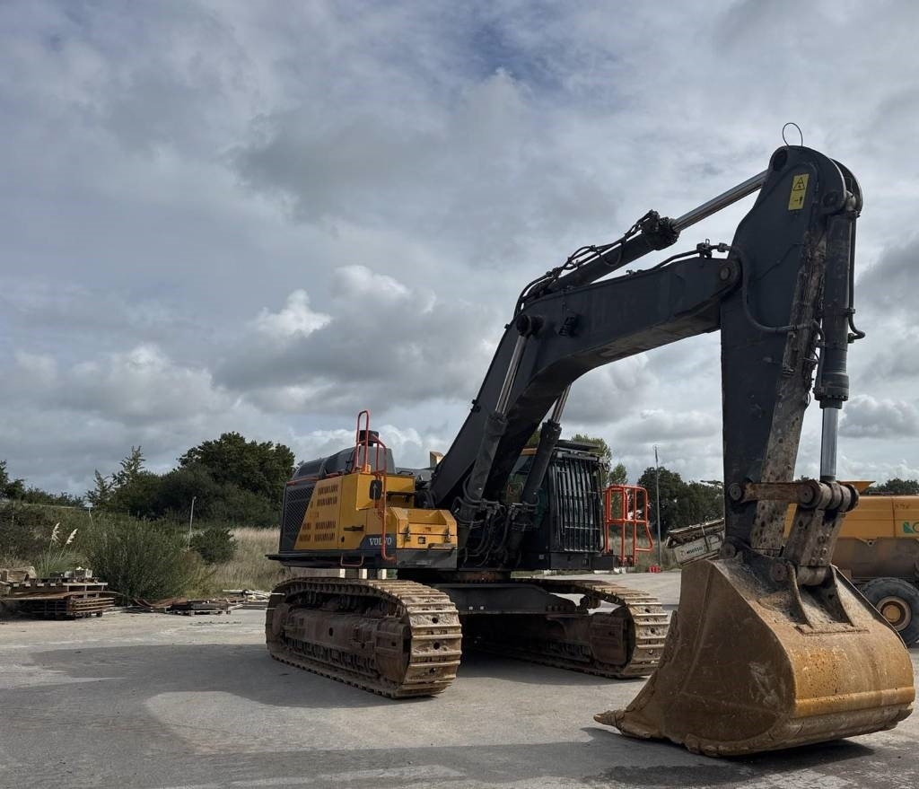 Volvo EC 750 EL (On Transport) - Ekskavator perayap: gambar 5 Volvo EC 750 EL (On Transport) - Ekskavator perayap: gambar 5