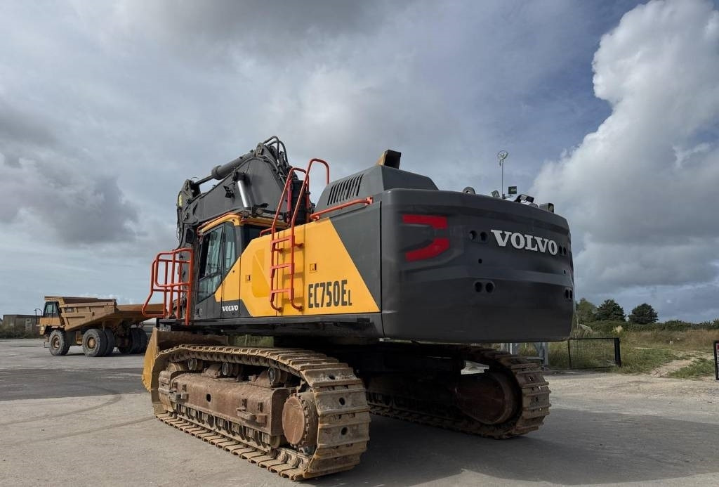 Volvo EC 750 EL (On Transport) - Ekskavator perayap: gambar 2 Volvo EC 750 EL (On Transport) - Ekskavator perayap: gambar 2