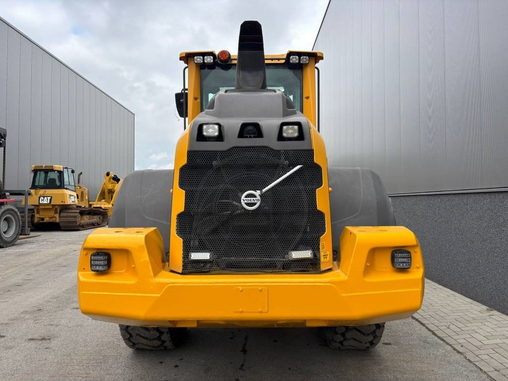 Volvo L 90 H (High tip + New tires)  - Wheel loader: gambar 4 Volvo L 90 H (High tip + New tires)  - Wheel loader: gambar 4