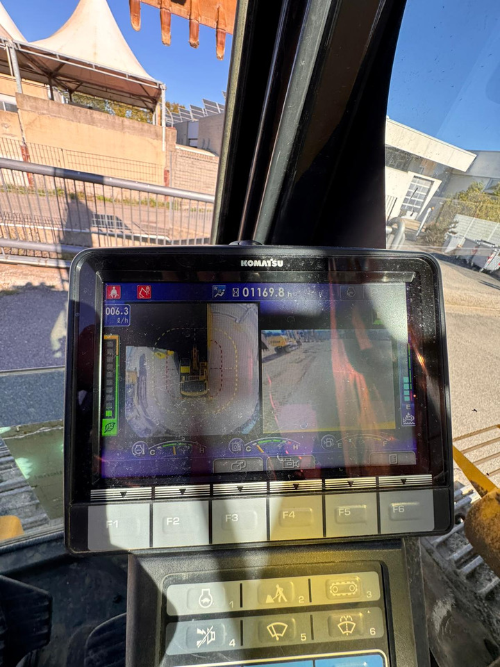 KOMATSU PC210 NLC-11 - Ekskavator: gambar 3 KOMATSU PC210 NLC-11 - Ekskavator: gambar 3