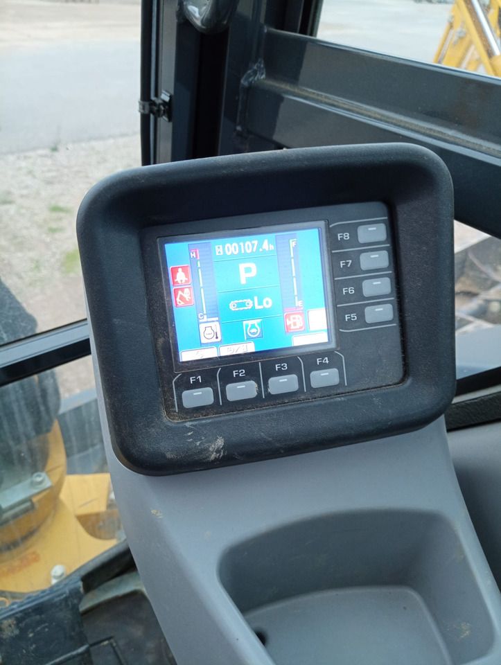 KOMATSU PC35MR-5 - Ekskavator mini: gambar 5 KOMATSU PC35MR-5 - Ekskavator mini: gambar 5