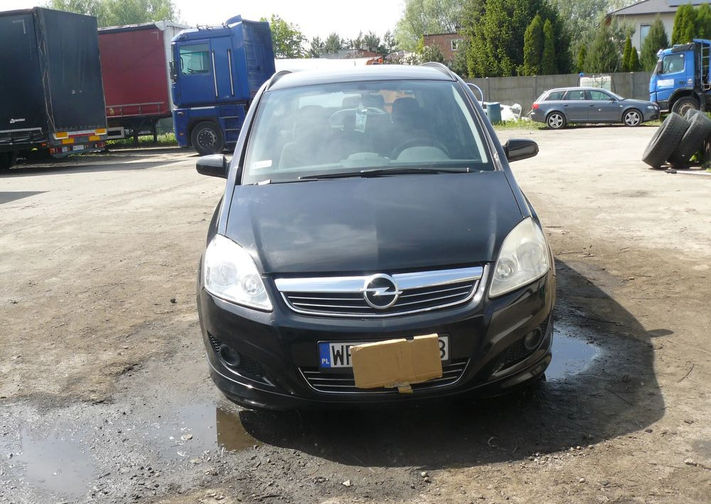Opel Zafira 1.9 CDTI Cosmo - Mobil SUV: gambar 1 Opel Zafira 1.9 CDTI Cosmo - Mobil SUV: gambar 1