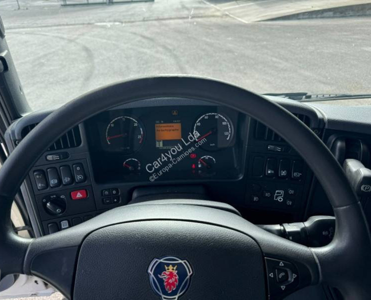Truk pengangkut mobil Scania P 450: gambar 16