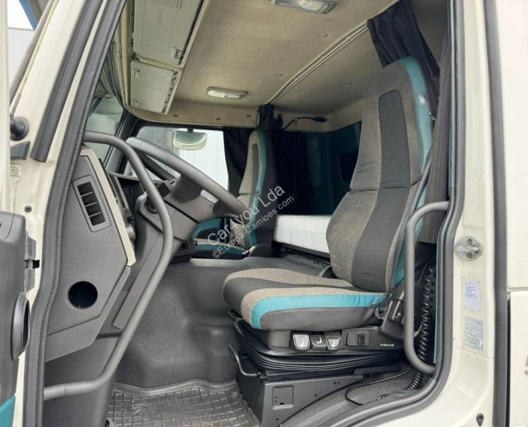 Truk pengangkut mobil Volvo FM: gambar 18