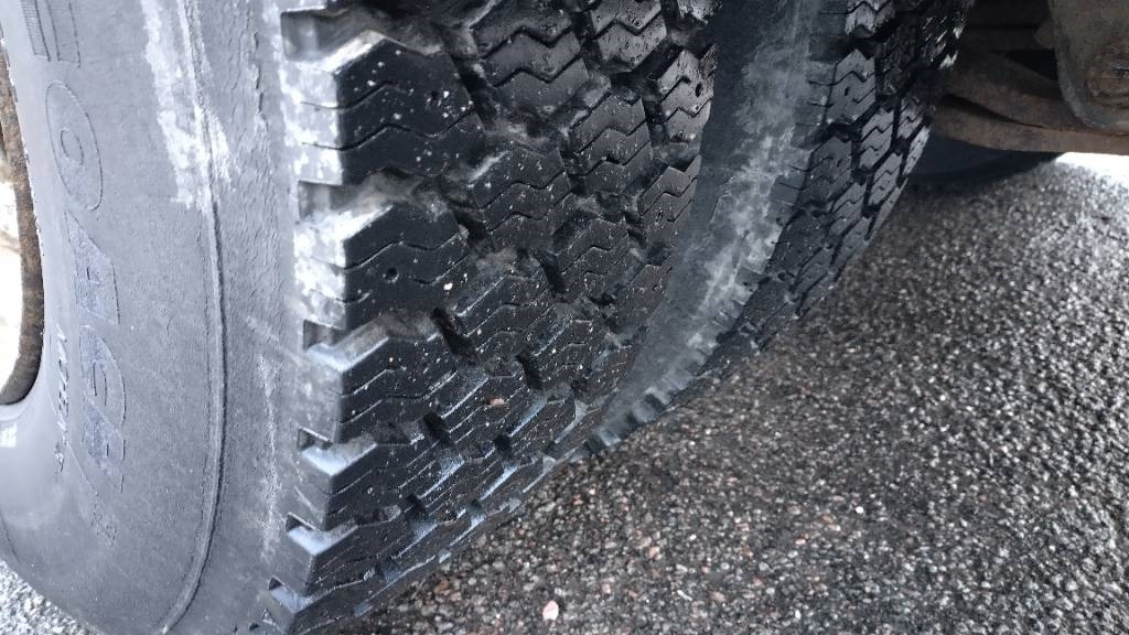 Scania P94 kokosivuaukeva kori+pl-nostin  - Truk box: gambar 5 Scania P94 kokosivuaukeva kori+pl-nostin  - Truk box: gambar 5