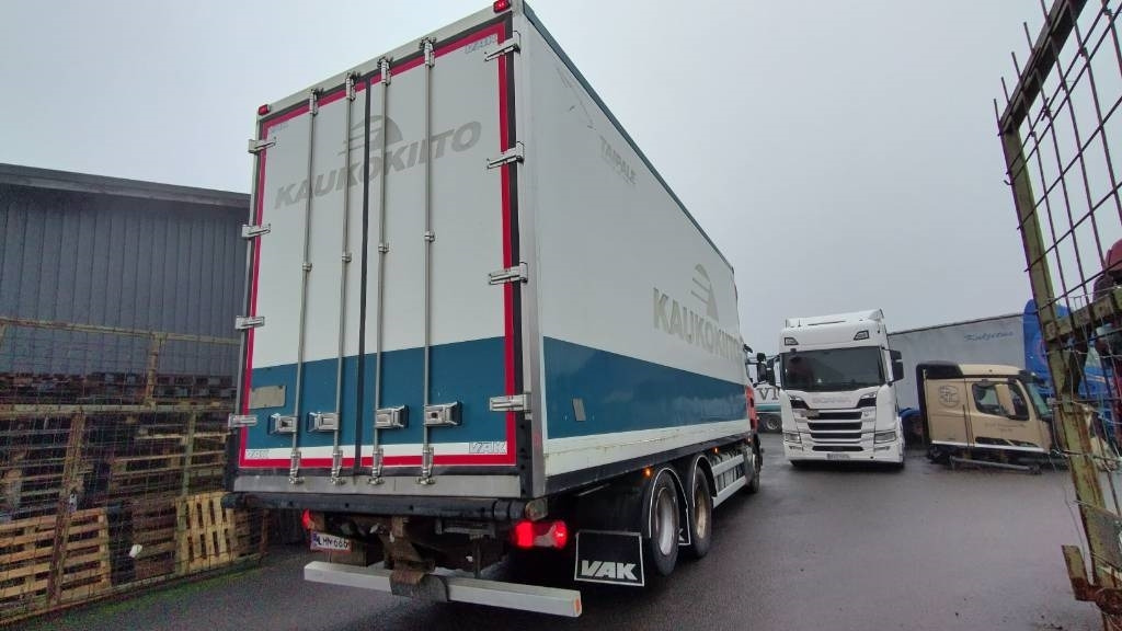 Scania R520 6x2 kokosivuauk kori, thermoking kone - Truk berpendingin: gambar 3 Scania R520 6x2 kokosivuauk kori, thermoking kone - Truk berpendingin: gambar 3