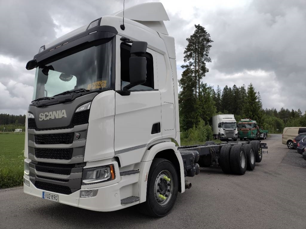 Scania R540 8x4 pitkä alusta runko 9,6m - Truk sasis: gambar 2 Scania R540 8x4 pitkä alusta runko 9,6m - Truk sasis: gambar 2