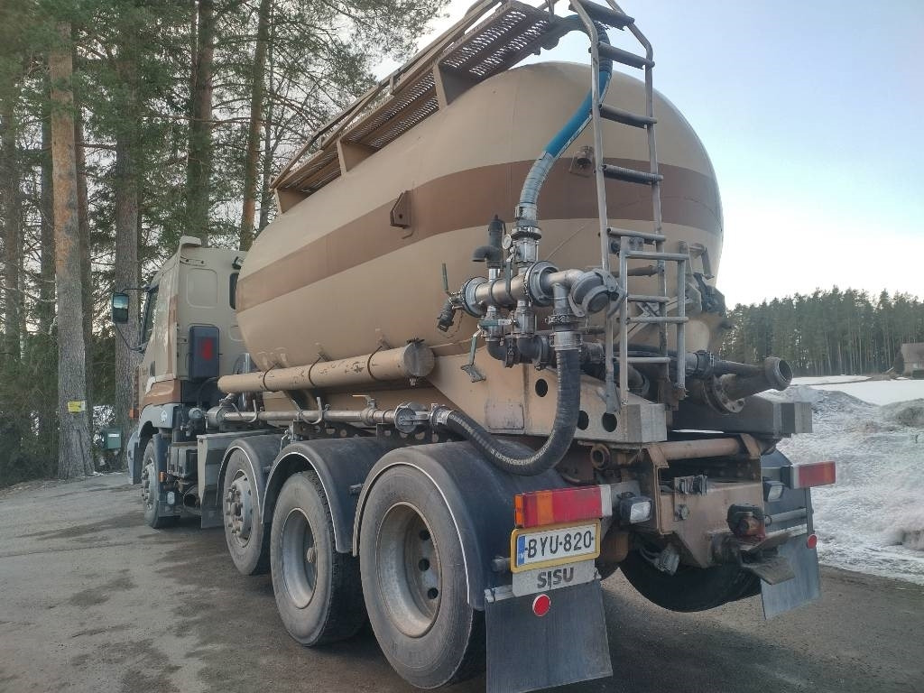 Sisu E14 8x2 kippipainepytty+kompura  - Truk tangki: gambar 4 Sisu E14 8x2 kippipainepytty+kompura  - Truk tangki: gambar 4