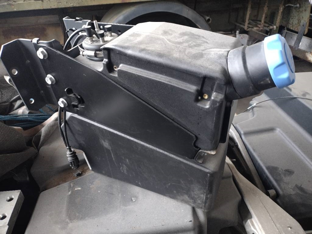 Volvo Adblue säiliö FL - Bingkai/ Sasis untuk Truk: gambar 1 Volvo Adblue säiliö FL - Bingkai/ Sasis untuk Truk: gambar 1