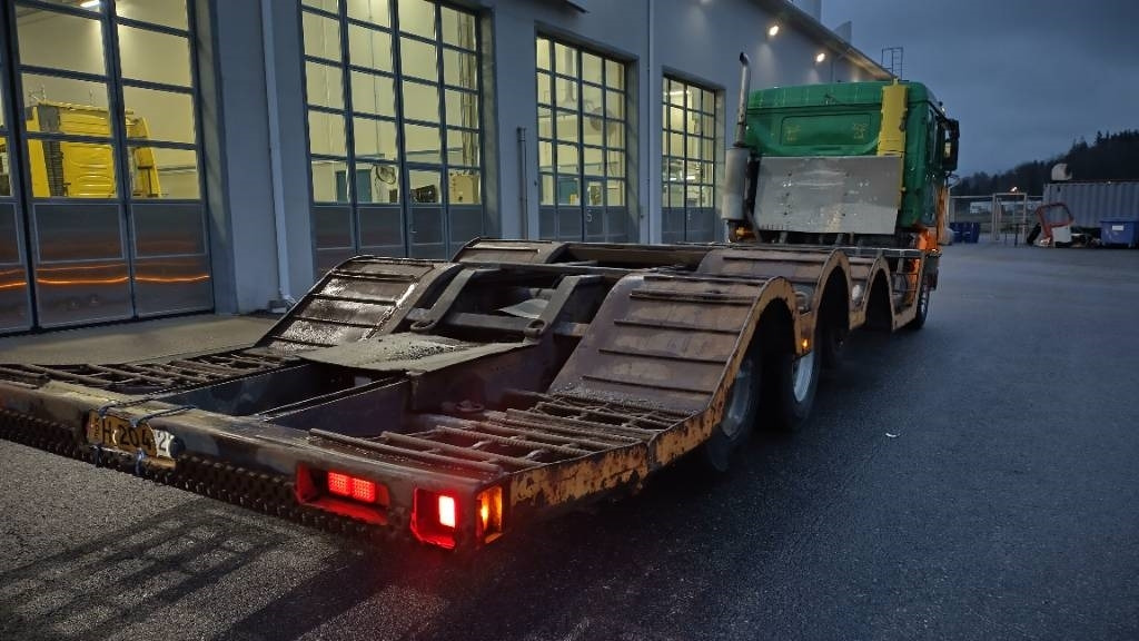 Volvo F16 8x2 metsäkone ritilä, rautajouset,hydr.perä - Truk logging: gambar 4 Volvo F16 8x2 metsäkone ritilä, rautajouset,hydr.perä - Truk logging: gambar 4