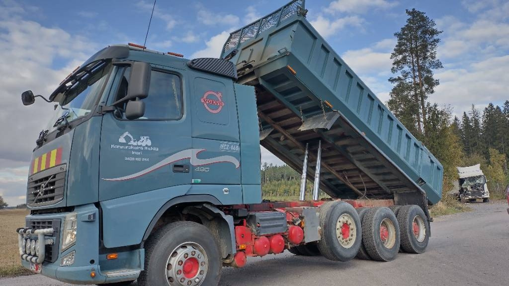 Volvo FH13 8x4 autom.kasettilava - Truk jungkit: gambar 3 Volvo FH13 8x4 autom.kasettilava - Truk jungkit: gambar 3