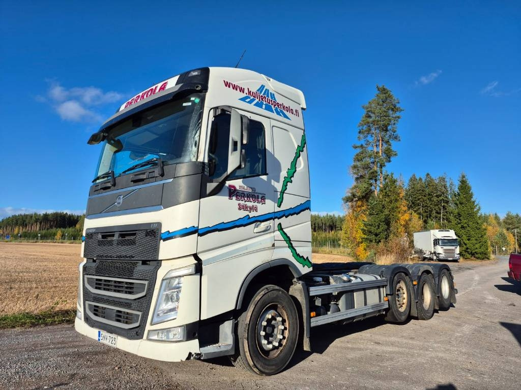 Volvo FH500 8x2 alusta - Truk sasis: gambar 1 Volvo FH500 8x2 alusta - Truk sasis: gambar 1