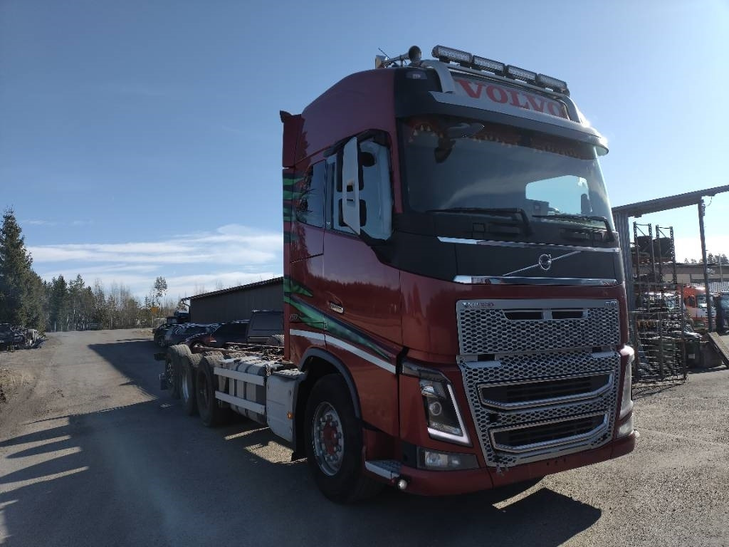 Volvo FH750 8x4 alusta - Truk sasis: gambar 2 Volvo FH750 8x4 alusta - Truk sasis: gambar 2