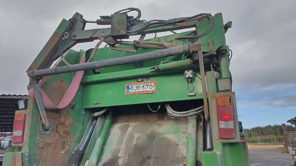 Volvo FM330 6x2 Norba pakkaaja,molokki nostin, manuaali  - Truk sampah: gambar 3 Volvo FM330 6x2 Norba pakkaaja,molokki nostin, manuaali  - Truk sampah: gambar 3