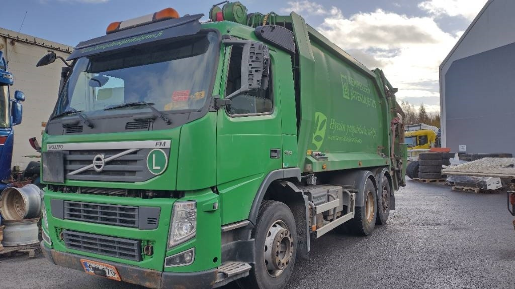 Volvo FM330 6x2 Norba pakkaaja,molokki nostin, manuaali  - Truk sampah: gambar 2 Volvo FM330 6x2 Norba pakkaaja,molokki nostin, manuaali  - Truk sampah: gambar 2