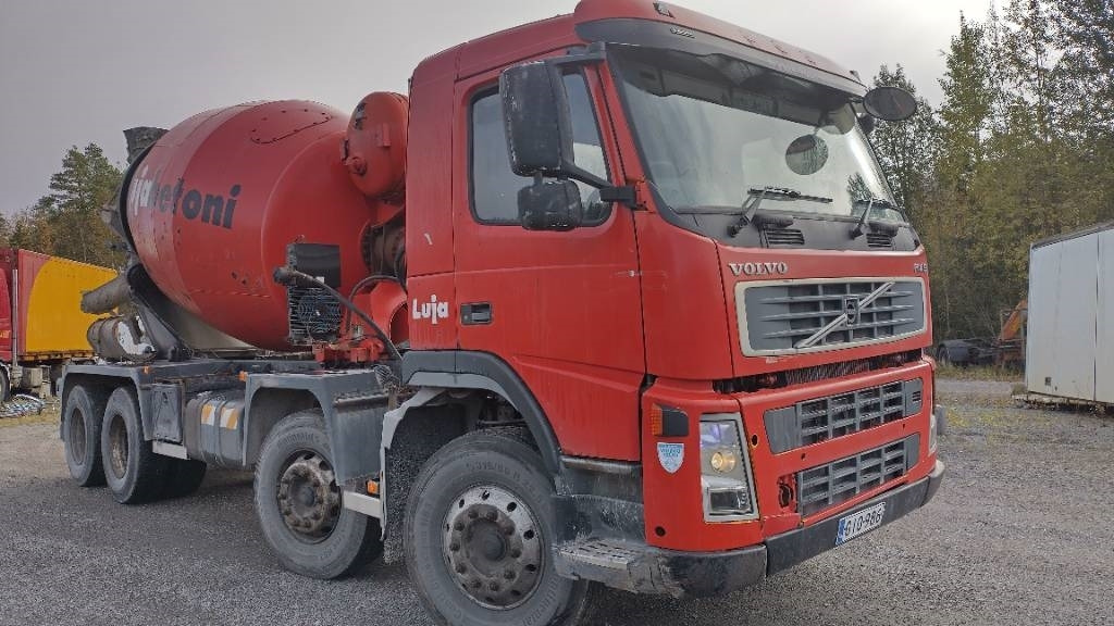 Volvo FM9 8x4 full steel,manual, mixer - Truk tangki: gambar 2 Volvo FM9 8x4 full steel,manual, mixer - Truk tangki: gambar 2