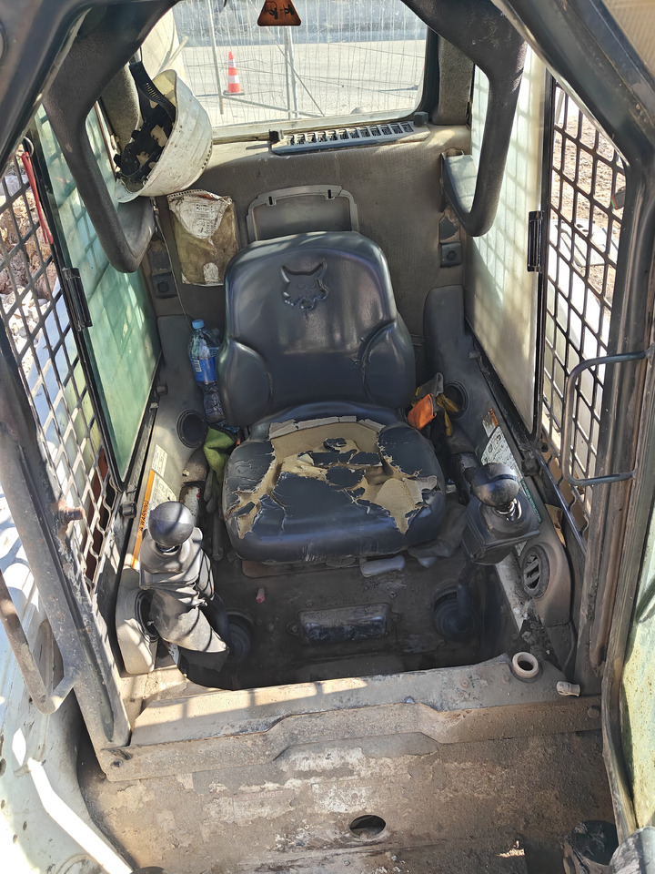 BOBCAT S220 - Skid steer: gambar 5 BOBCAT S220 - Skid steer: gambar 5