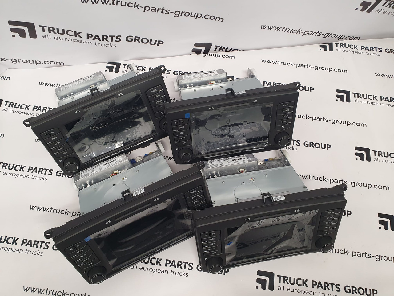 Scania T, P, G, R, L series EURO6, EURO 6 emission standard series multimedia navigation system HU scania AUS4 STD DAB, NAVI system, Harman / Becker 2594720, 2735760, 2635711, 2783088, infotainment sy - Sistem navigasi untuk Truk: gambar 1 Scania T, P, G, R, L series EURO6, EURO 6 emission standard series multimedia navigation system HU scania AUS4 STD DAB, NAVI system, Harman / Becker 2594720, 2735760, 2635711, 2783088, infotainment sy - Sistem navigasi untuk Truk: gambar 1