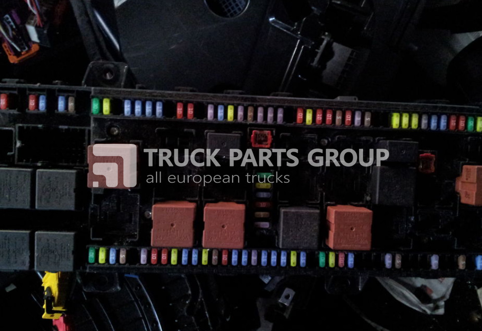 VOLVO FH4 EURO6, control unit, vehicle master control, VMCU, FRC, VMCU - ECU untuk Truk: gambar 1 VOLVO FH4 EURO6, control unit, vehicle master control, VMCU, FRC, VMCU - ECU untuk Truk: gambar 1