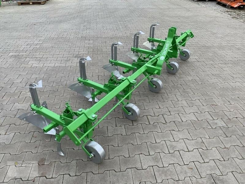 BOMET Kartoffelhäufler Bomet P475/1 4reihig Norma Häufler Kartoffel NEU - Mesin pengolahan tanah: gambar 3 BOMET Kartoffelhäufler Bomet P475/1 4reihig Norma Häufler Kartoffel NEU - Mesin pengolahan tanah: gambar 3