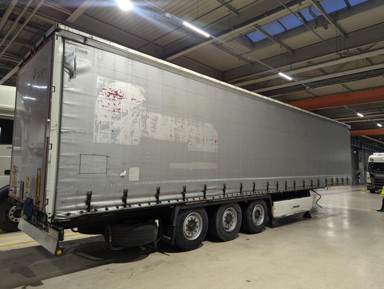 2018 Krone SDP Profi Liner Standard Lifting Axle - Semi-trailer dengan terpal samping: gambar 4 2018 Krone SDP Profi Liner Standard Lifting Axle - Semi-trailer dengan terpal samping: gambar 4
