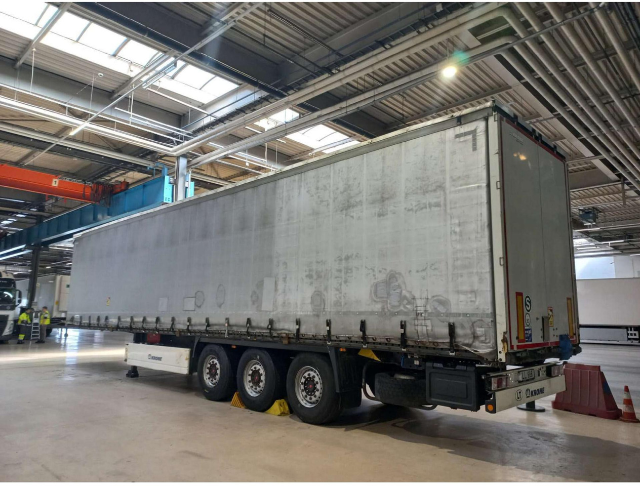 2018 Krone SDP Profi Liner Standard Lifting Axle - Semi-trailer dengan terpal samping: gambar 4 2018 Krone SDP Profi Liner Standard Lifting Axle - Semi-trailer dengan terpal samping: gambar 4