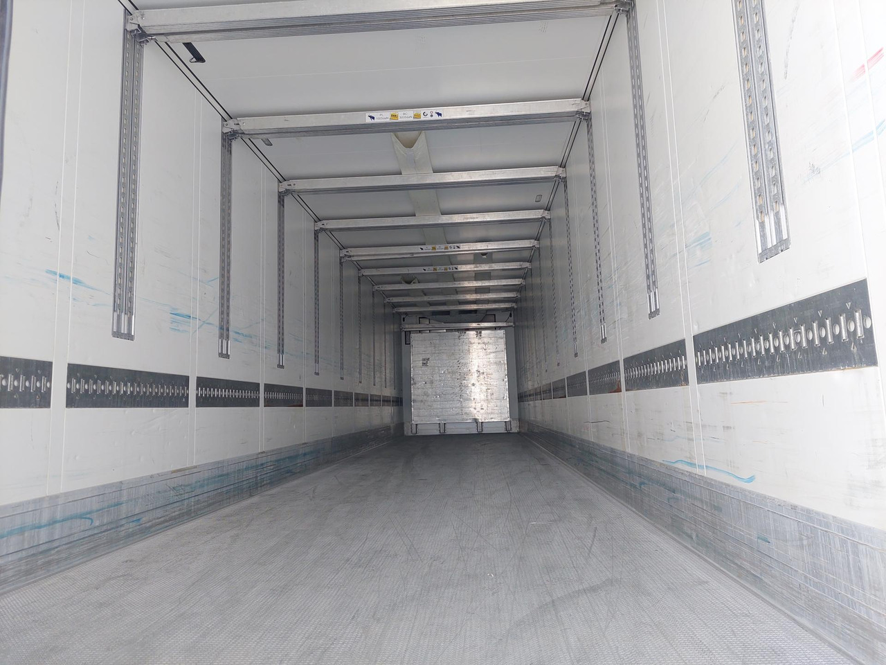 2018 Schmitz Cargobull SKO Double Deck FP 45 ThermoKing SLXi 300 Lifting Axle - Semi-trailer berpendingin: gambar 2 2018 Schmitz Cargobull SKO Double Deck FP 45 ThermoKing SLXi 300 Lifting Axle - Semi-trailer berpendingin: gambar 2