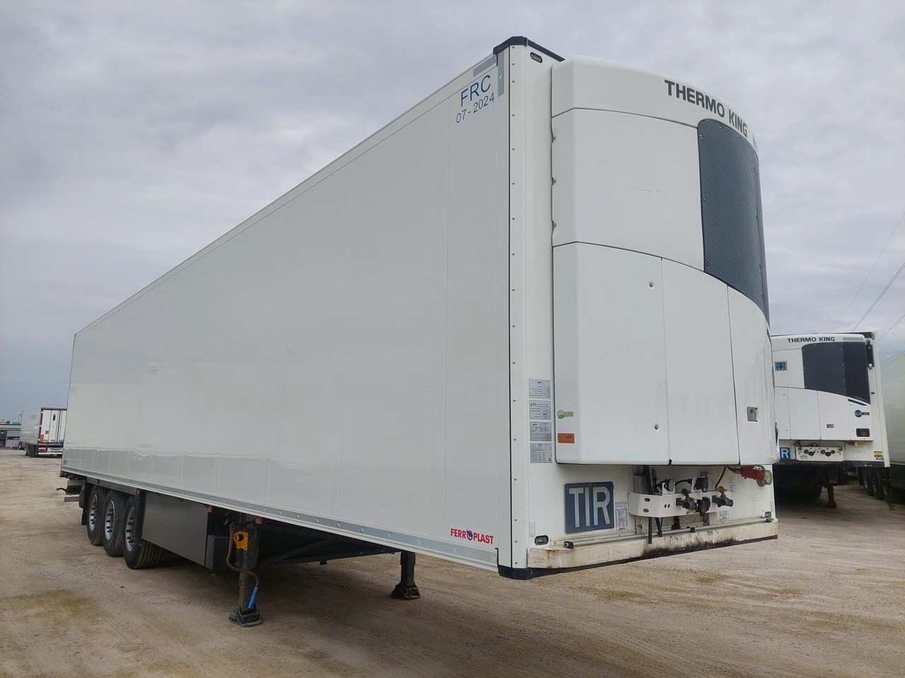 2018 Schmitz Cargobull SKO Double Deck FP 60 ThermoKing SLXi 300 Lifting Axle - Semi-trailer berpendingin: gambar 2 2018 Schmitz Cargobull SKO Double Deck FP 60 ThermoKing SLXi 300 Lifting Axle - Semi-trailer berpendingin: gambar 2
